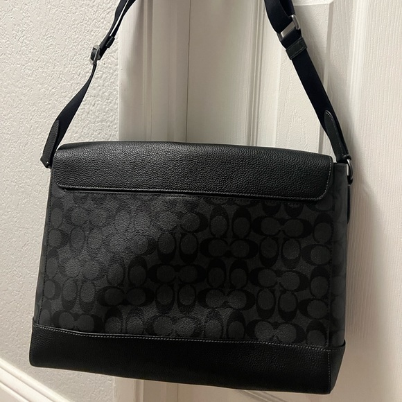 Coach messenger bag. Used once. - Picture 3 of 6